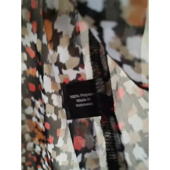 Lane Bryant Black Brown Red Abstract Sleeveless Sheer Button Front Top Size 24 - Picture 9 of 9